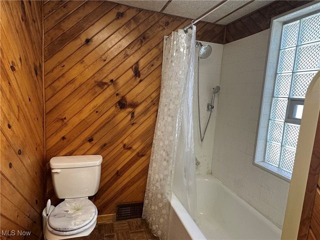 2829 Maplecrest Avenue, Parma, OH 44134