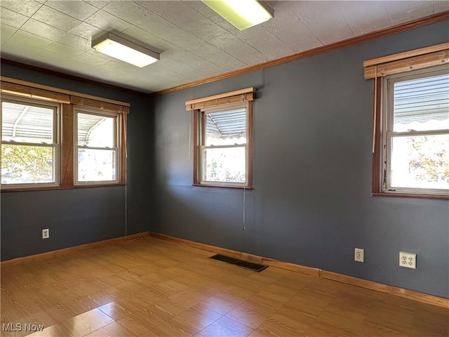 2829 Maplecrest Avenue, Parma, OH 44134