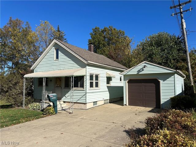 2829 Maplecrest Avenue, Parma, OH 44134