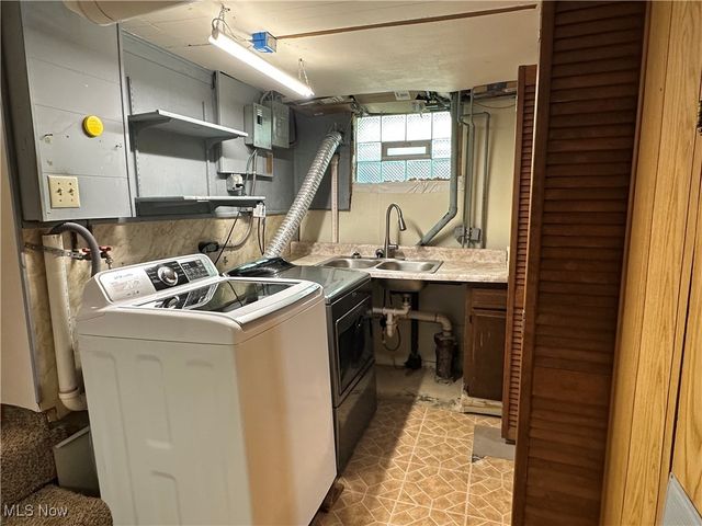 2829 Maplecrest Avenue, Parma, OH 44134