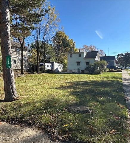 2829 Maplecrest Avenue, Parma, OH 44134