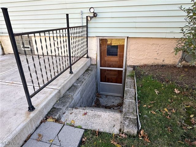 2829 Maplecrest Avenue, Parma, OH 44134