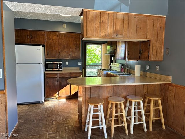 2829 Maplecrest Avenue, Parma, OH 44134