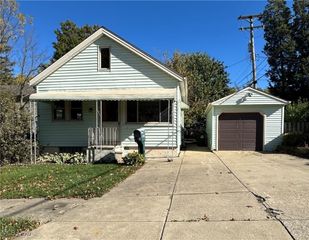 2829 Maplecrest Avenue, Parma, OH 44134