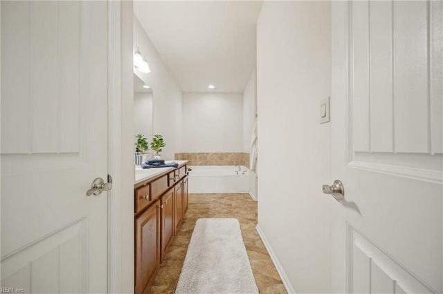 432 Autumn Green LN, Chesapeake, VA 23320