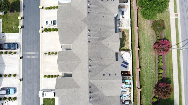 432 Autumn Green LN, Chesapeake, VA 23320