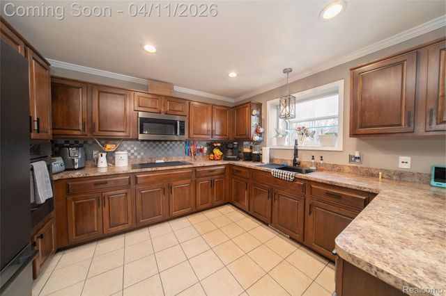 48894 Pattyn Drive, Chesterfield Township, MI 48051