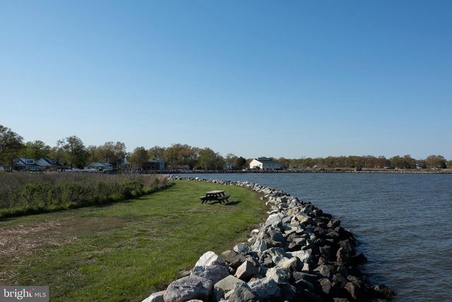 1213 OAK AVE, Shady Side, MD 20764