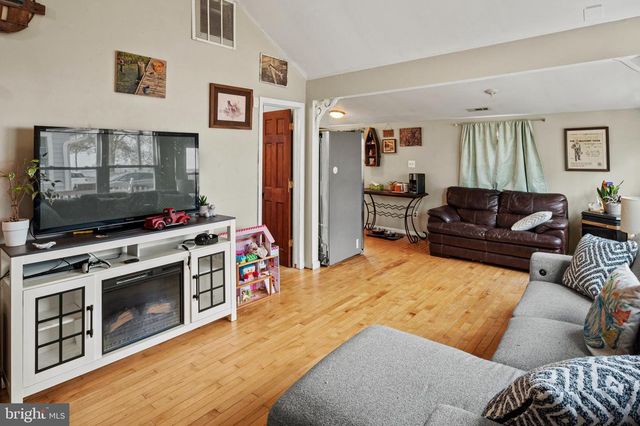 1213 OAK AVE, Shady Side, MD 20764