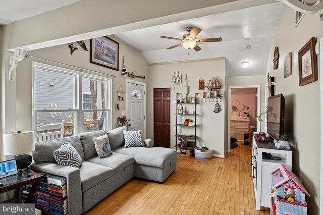 1213 OAK AVE, Shady Side, MD 20764