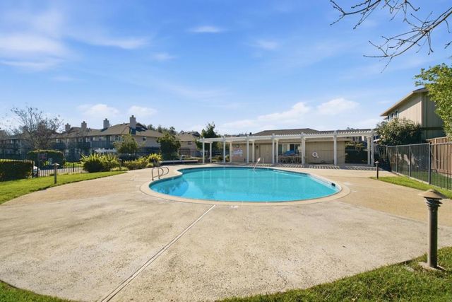 18953 Sara Park Circle, Saratoga, CA 95070