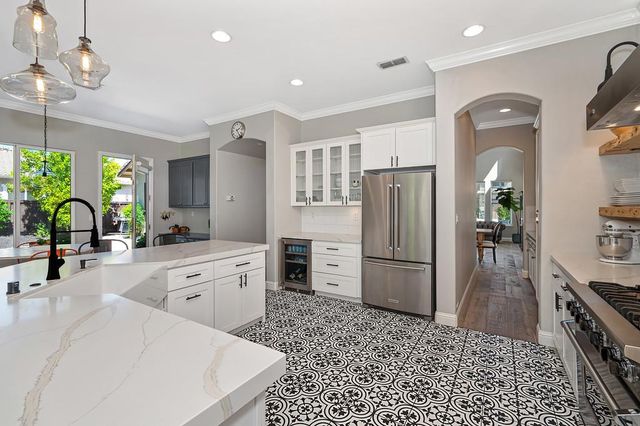 1013 Sandwick Way, Folsom, CA 95630