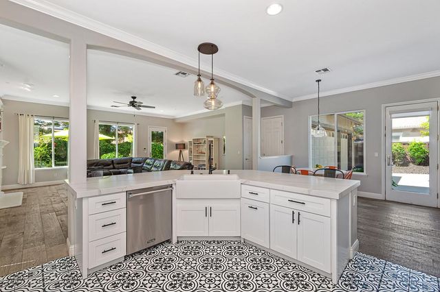 1013 Sandwick Way, Folsom, CA 95630