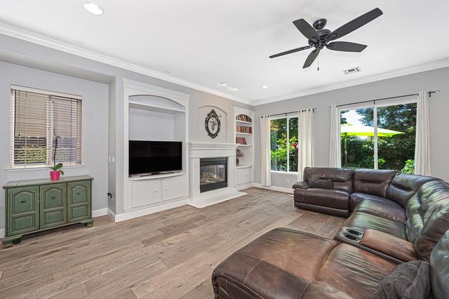 1013 Sandwick Way, Folsom, CA 95630