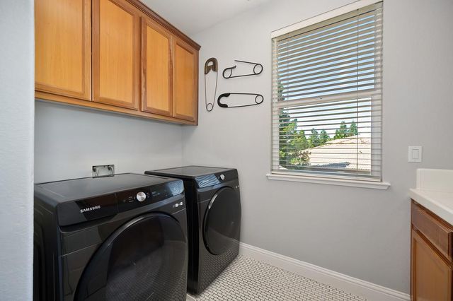 1013 Sandwick Way, Folsom, CA 95630