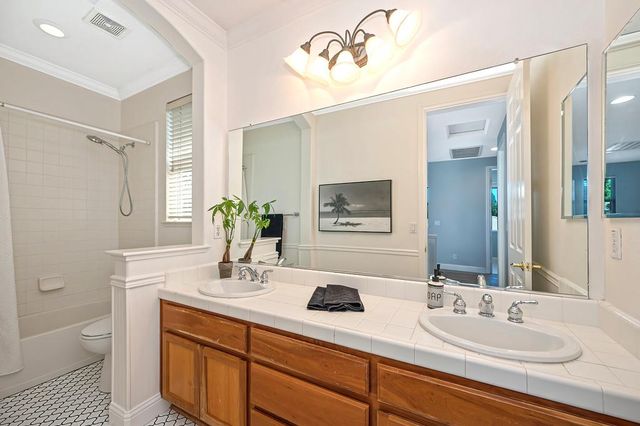 1013 Sandwick Way, Folsom, CA 95630