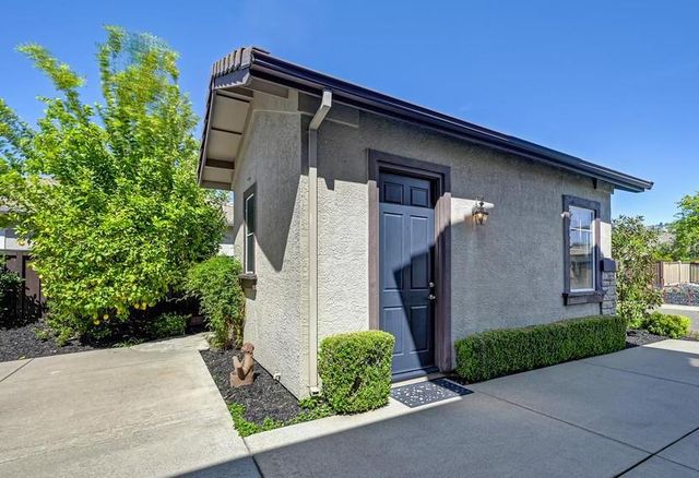 1013 Sandwick Way, Folsom, CA 95630