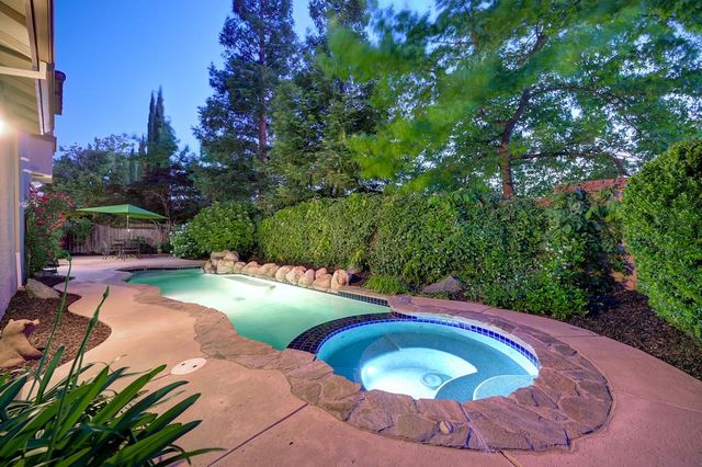 1013 Sandwick Way, Folsom, CA 95630