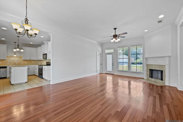 12501 Dutchtown Villa Dr, Geismar, LA 70734