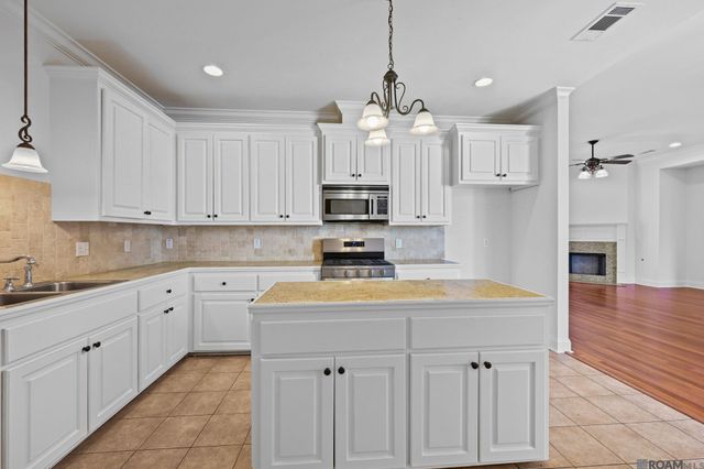 12501 Dutchtown Villa Dr, Geismar, LA 70734