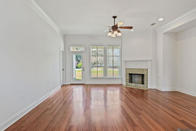 12501 Dutchtown Villa Dr, Geismar, LA 70734