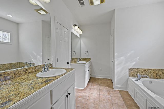 12501 Dutchtown Villa Dr, Geismar, LA 70734