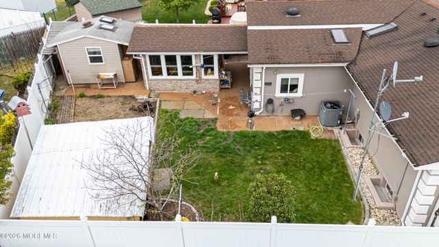 95 Pinetree Drive, Parlin, NJ 08859