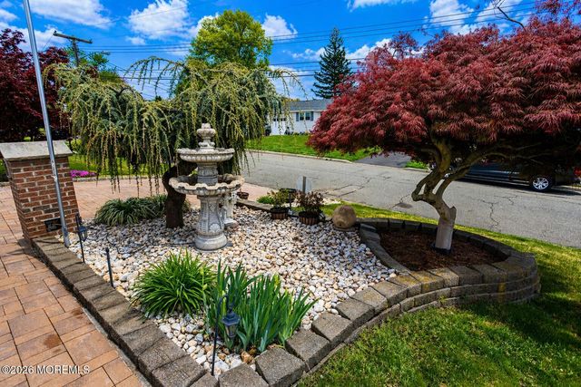 95 Pinetree Drive, Parlin, NJ 08859