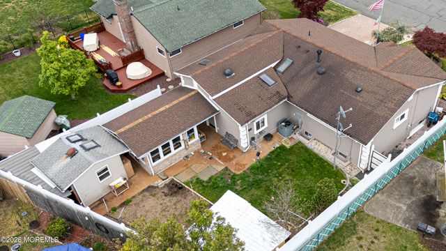 95 Pinetree Drive, Parlin, NJ 08859