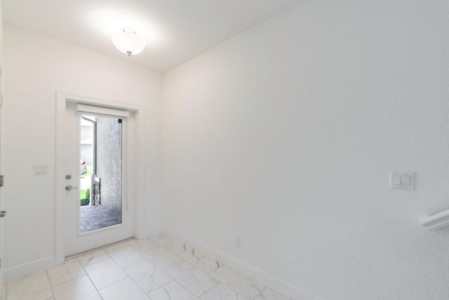 696 NE Waters Edge Lane, Port St. Lucie, Port St Lucie, FL 34983