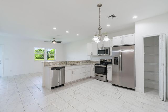 696 NE Waters Edge Lane, Port St. Lucie, Port St Lucie, FL 34983