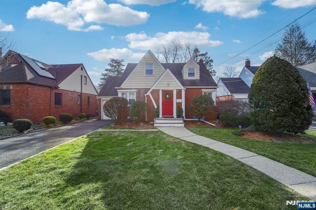 15 Dunn Place, Dumont, NJ 07628