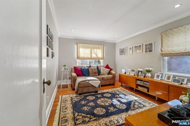 15 Dunn Place, Dumont, NJ 07628