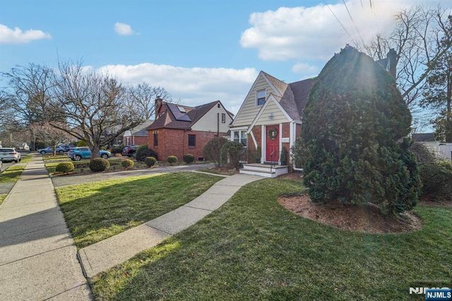 15 Dunn Place, Dumont, NJ 07628