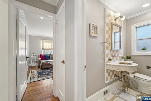 15 Dunn Place, Dumont, NJ 07628