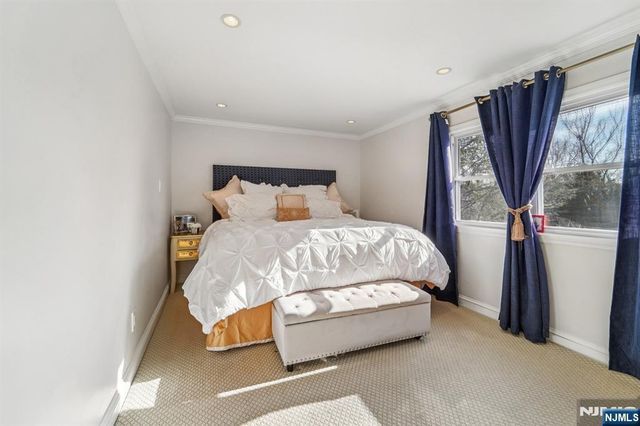 15 Dunn Place, Dumont, NJ 07628