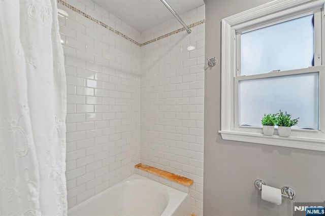 15 Dunn Place, Dumont, NJ 07628