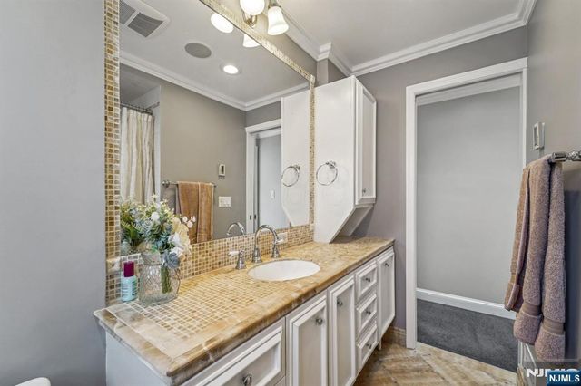 15 Dunn Place, Dumont, NJ 07628