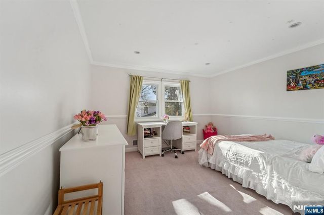 15 Dunn Place, Dumont, NJ 07628