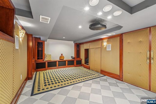 15 Dunn Place, Dumont, NJ 07628