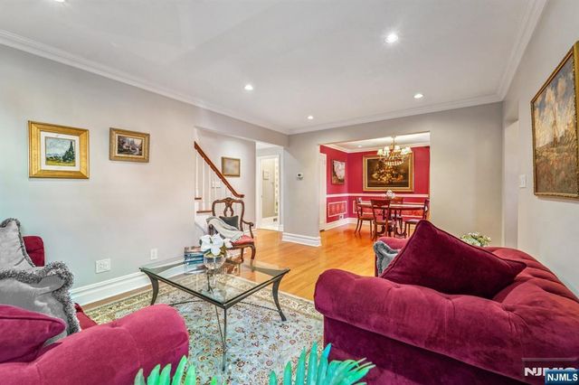 15 Dunn Place, Dumont, NJ 07628