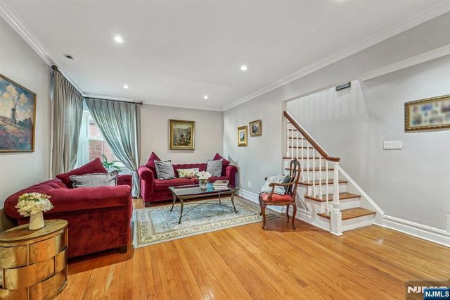 15 Dunn Place, Dumont, NJ 07628