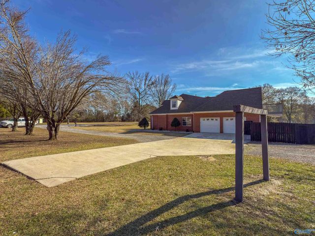 3011 County Road 327, Moulton, AL 35650