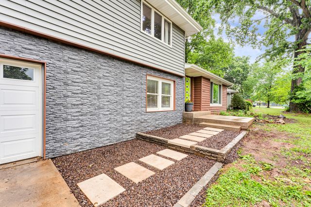 5529 S Dollison Avenue, Springfield, MO 65810