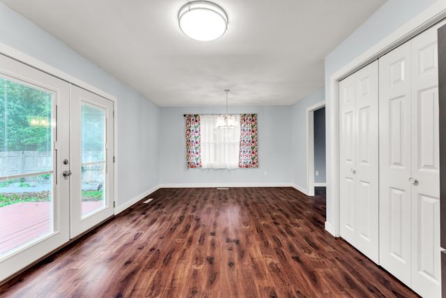 5529 S Dollison Avenue, Springfield, MO 65810