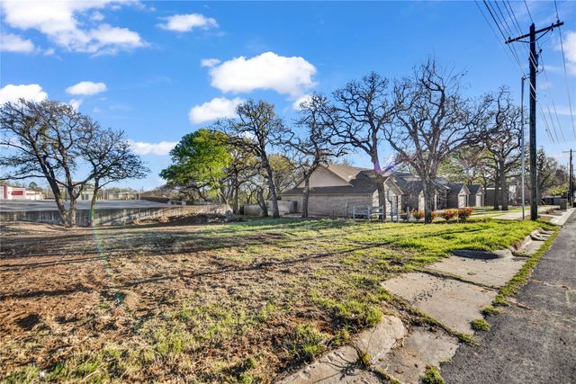 514 W Oak Street, Weatherford, TX 76086