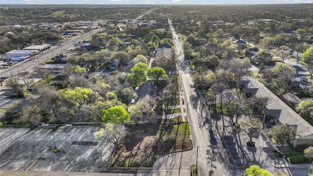 514 W Oak Street, Weatherford, TX 76086