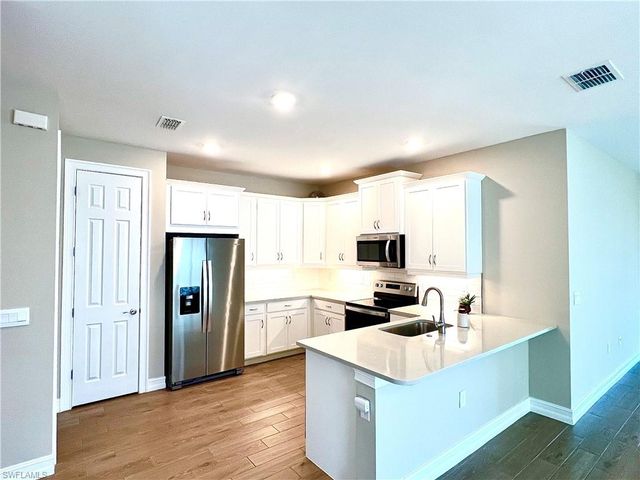 1130 Rolling Brook LN, Naples, FL 34114
