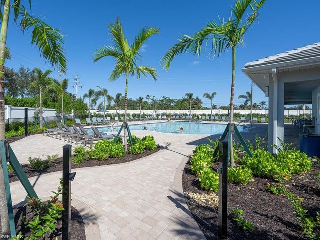 1130 Rolling Brook LN, Naples, FL 34114
