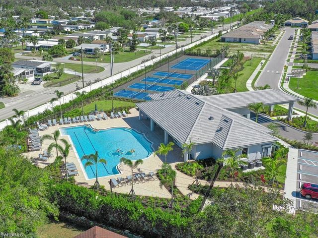 1130 Rolling Brook LN, Naples, FL 34114